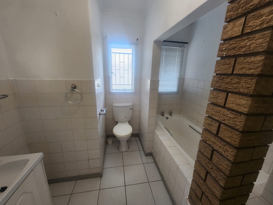4 Bedroom Property for Sale in Pellissier Free State